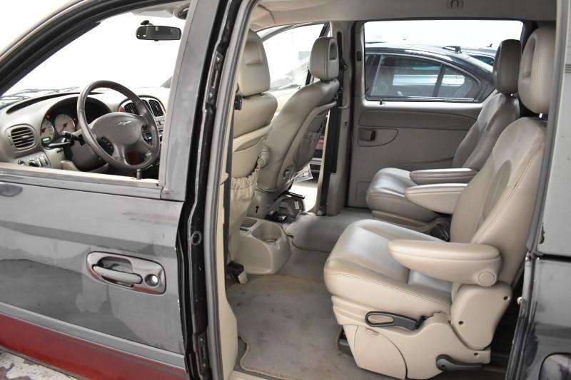 CHRYSLER VOYAGER en Minoautos