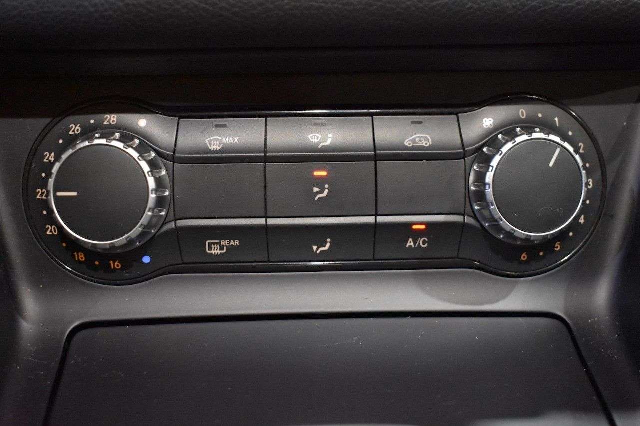 MERCEDES-BENZ CLASE CLA en Minoautos