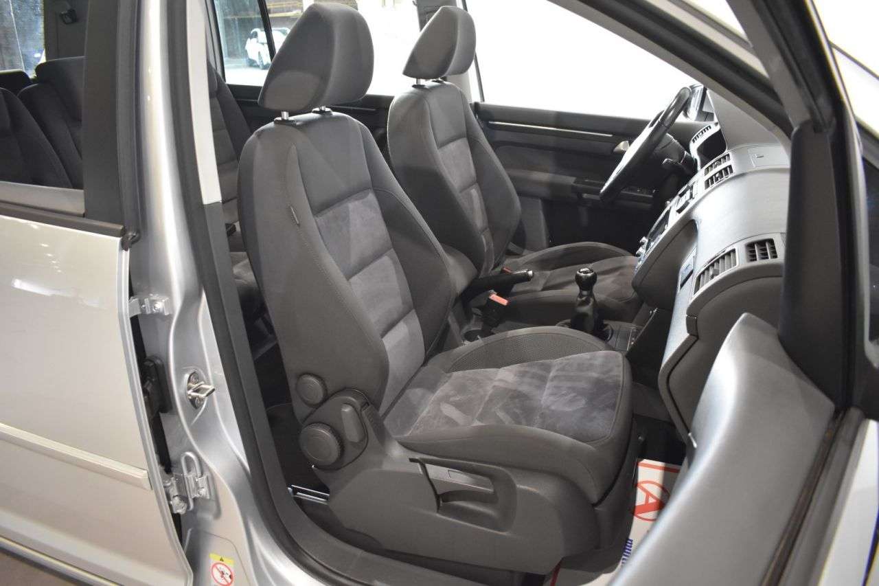 VW TOURAN en Minoautos