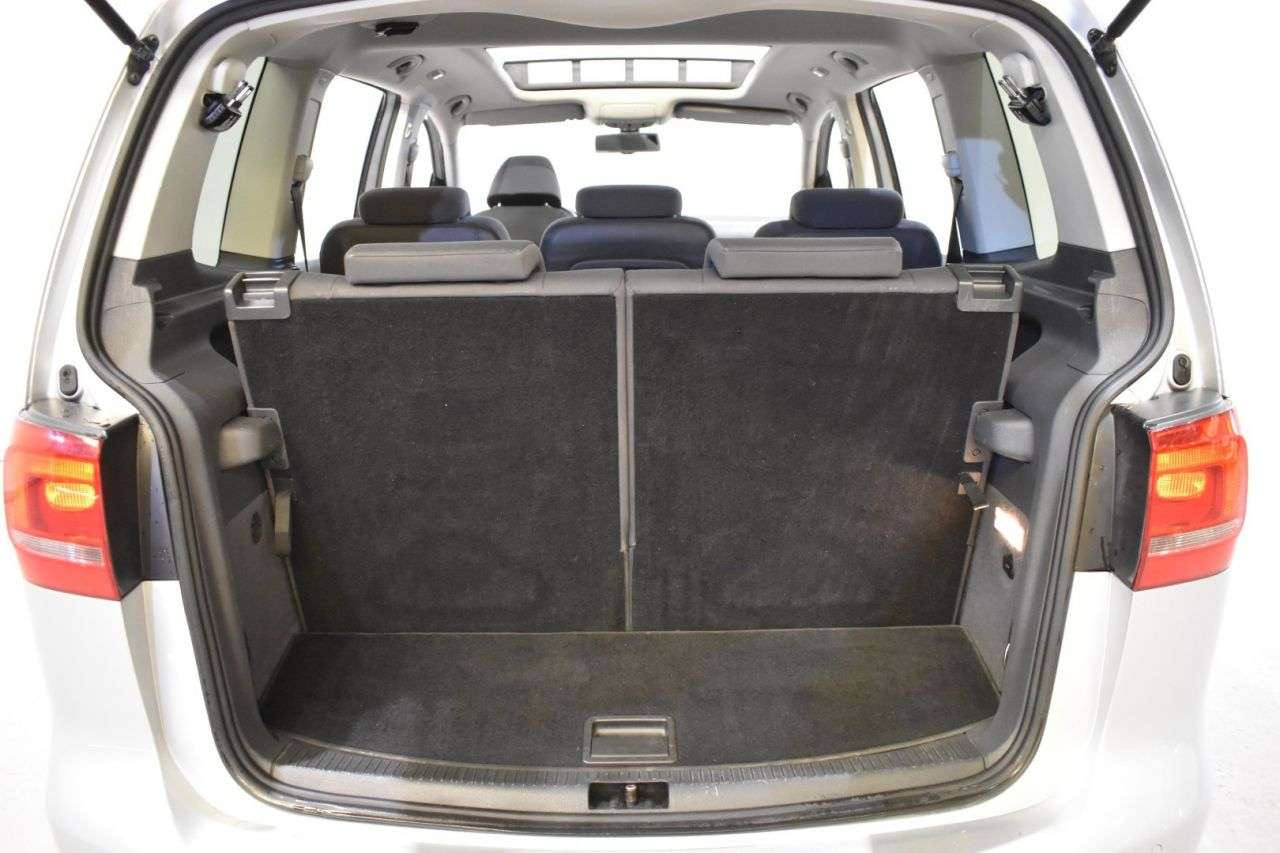 VW TOURAN en Minoautos