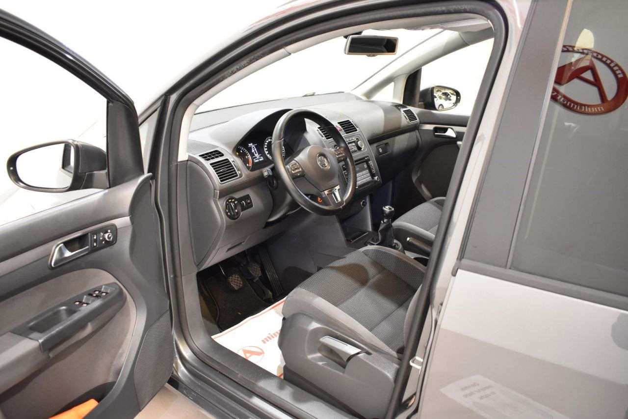 VW TOURAN en Minoautos