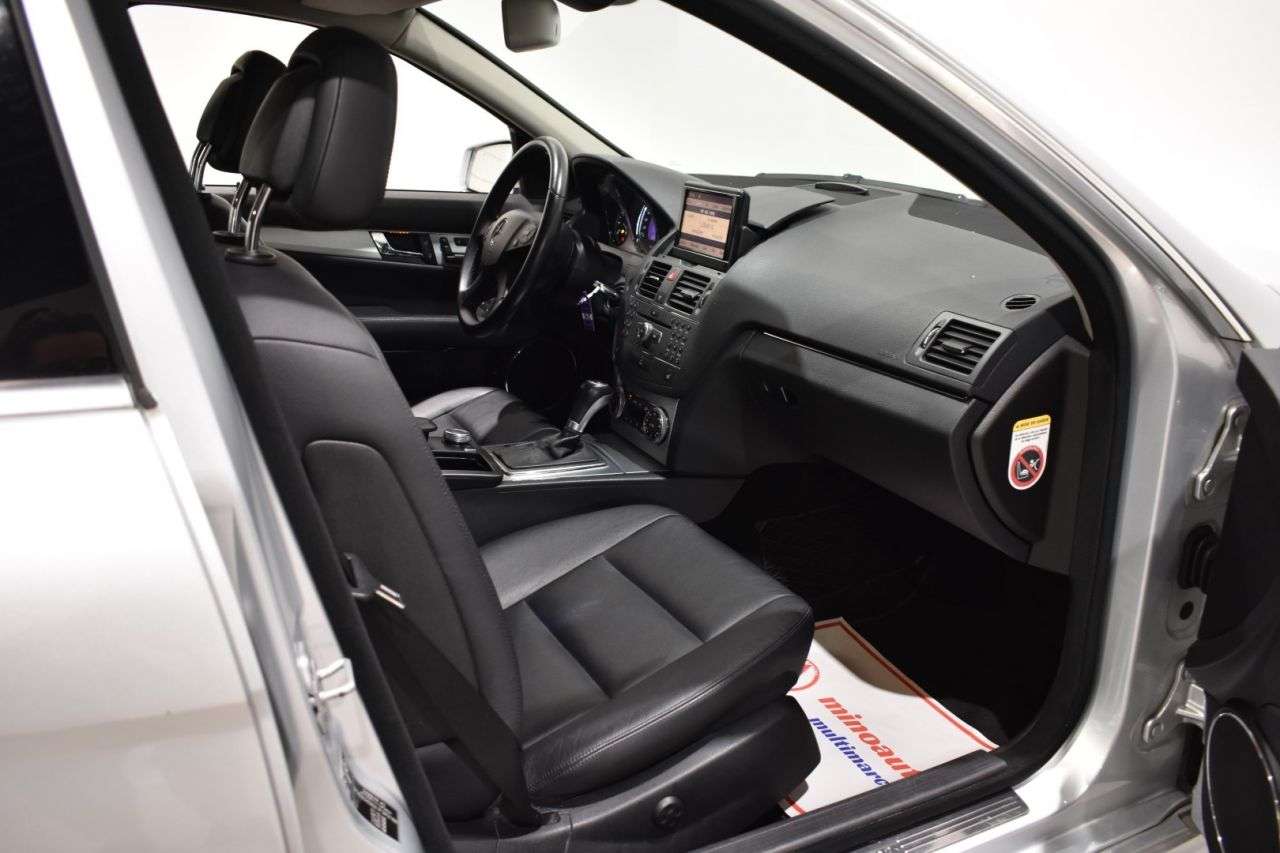 MERCEDES-BENZ CLASE C en Minoautos