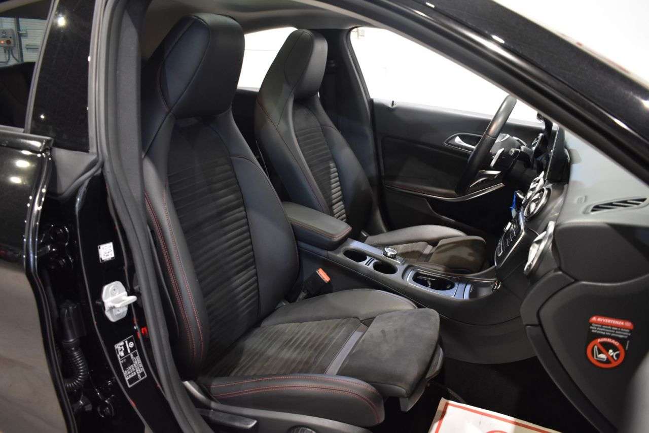 MERCEDES-BENZ CLASE CLA en Minoautos