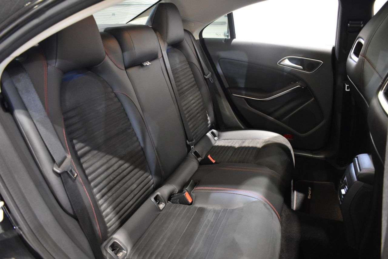 MERCEDES-BENZ CLASE CLA en Minoautos