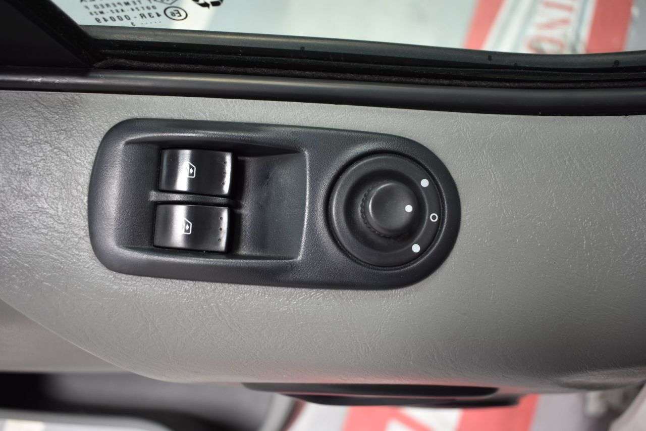 OPEL VIVARO en Minoautos