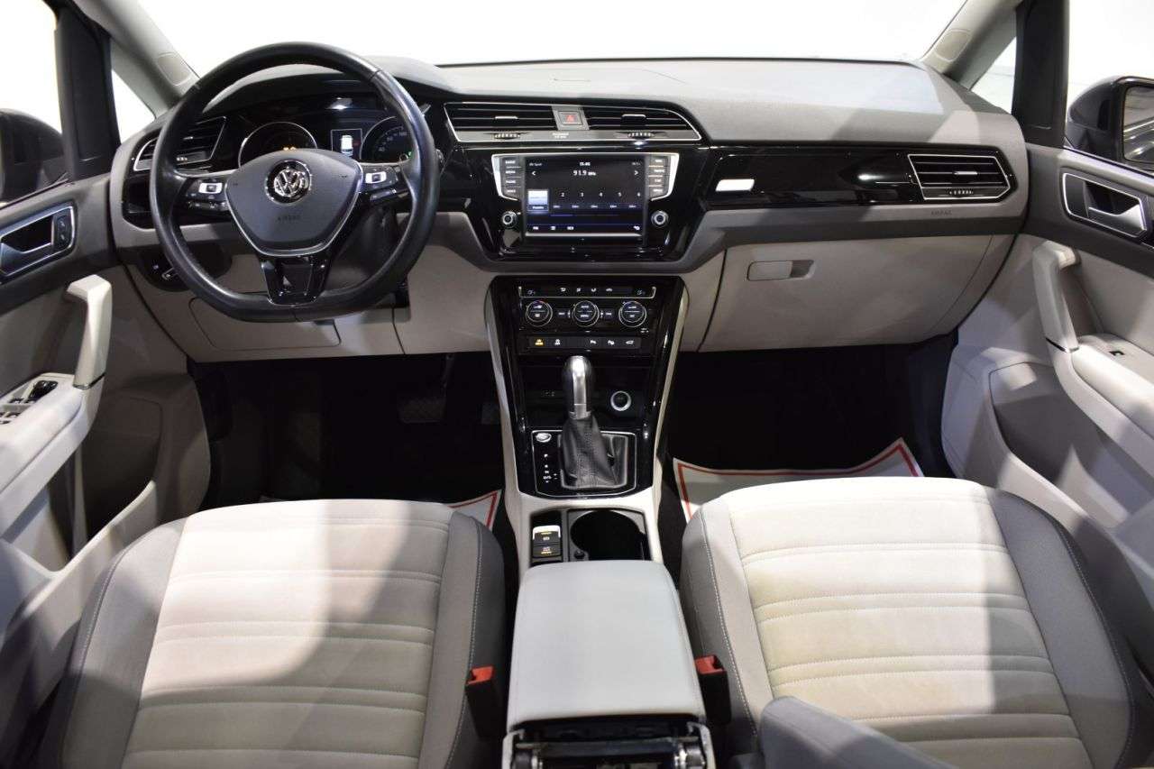 VW TOURAN en Minoautos