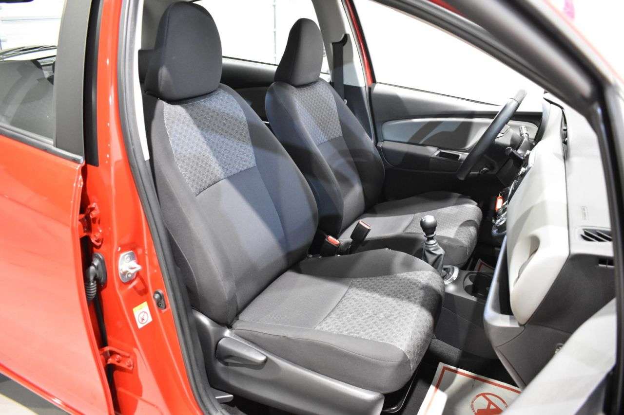 TOYOTA YARIS en Minoautos