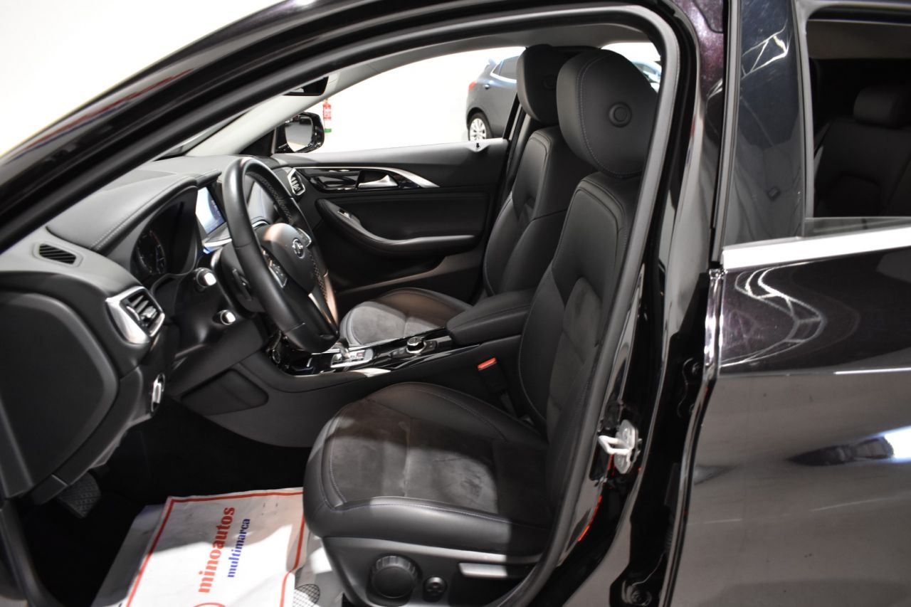 INFINITI Q30 en Minoautos