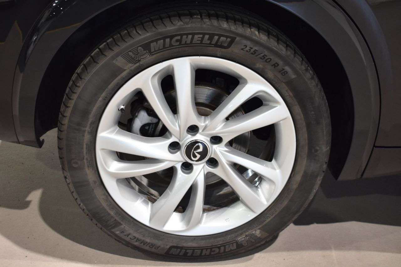 INFINITI Q30 en Minoautos