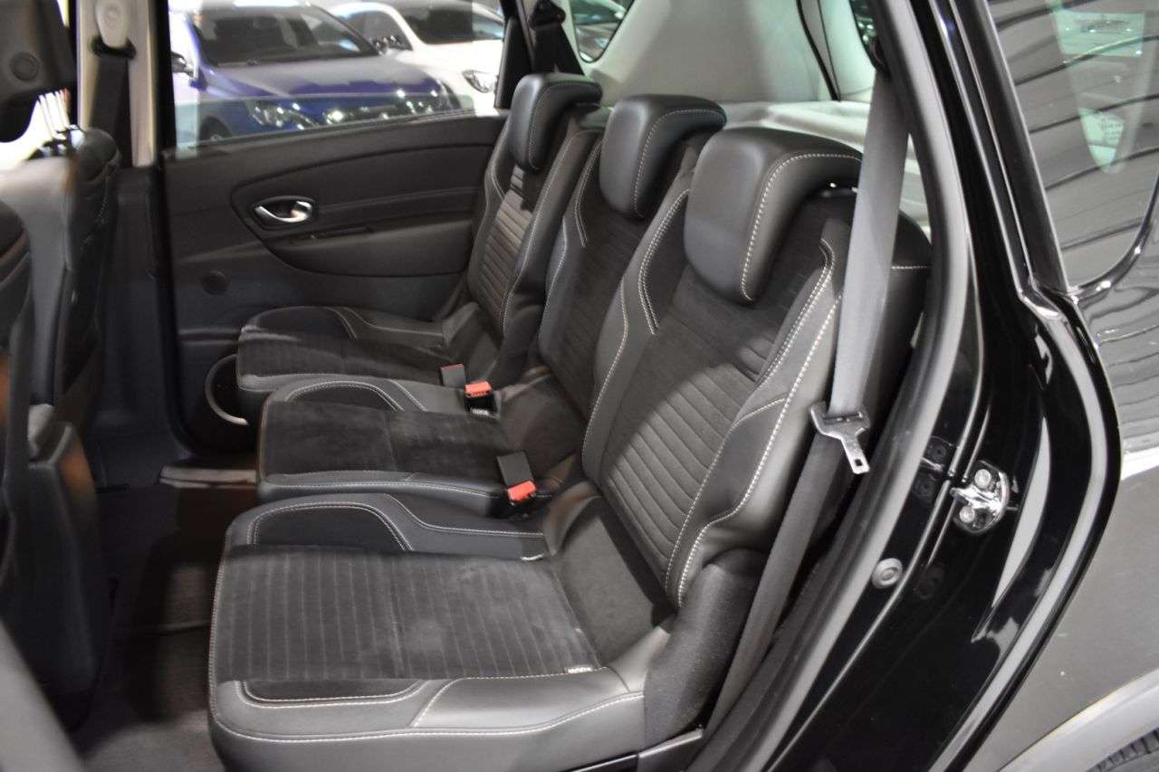 RENAULT SCENIC en Minoautos