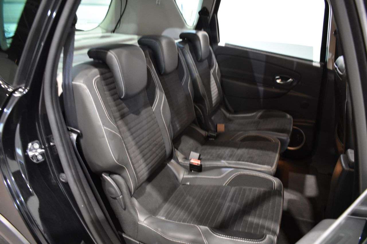 RENAULT SCENIC en Minoautos