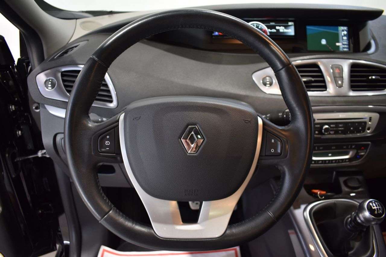 RENAULT SCENIC en Minoautos