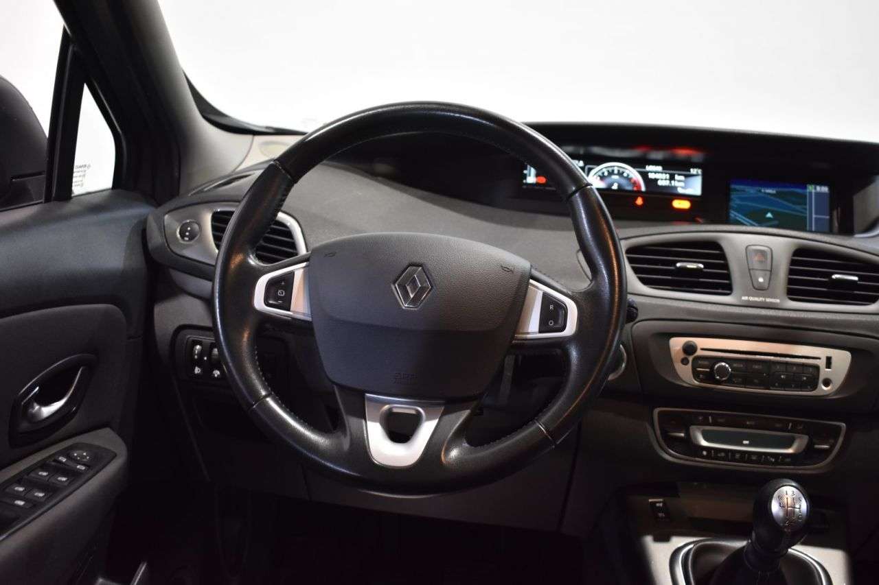 RENAULT SCENIC en Minoautos