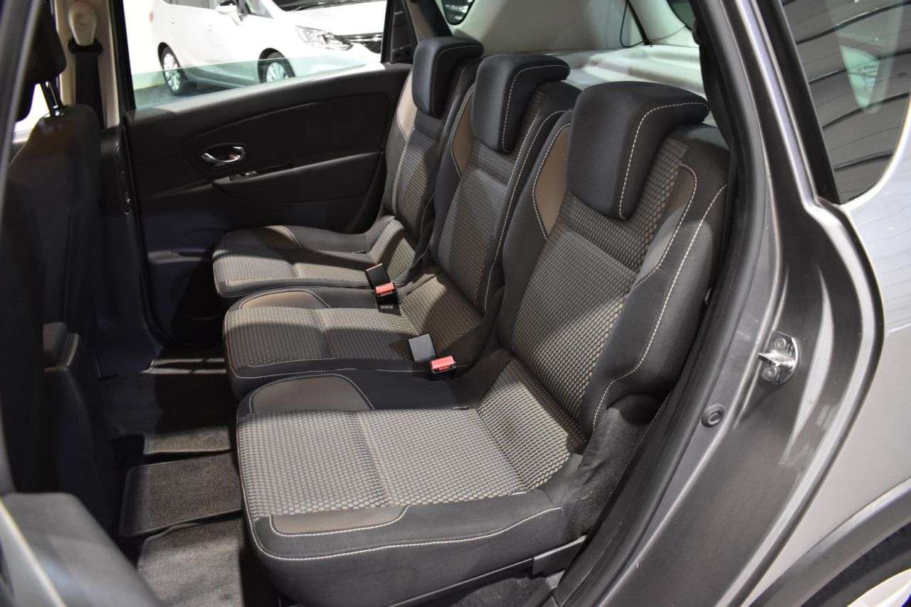 RENAULT SCENIC en Minoautos