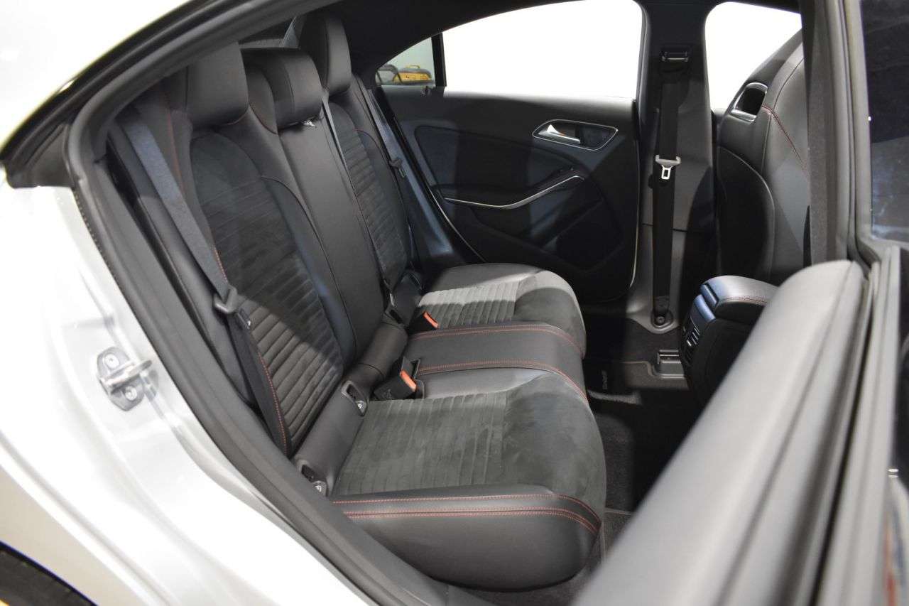 MERCEDES-BENZ CLASE CLA en Minoautos