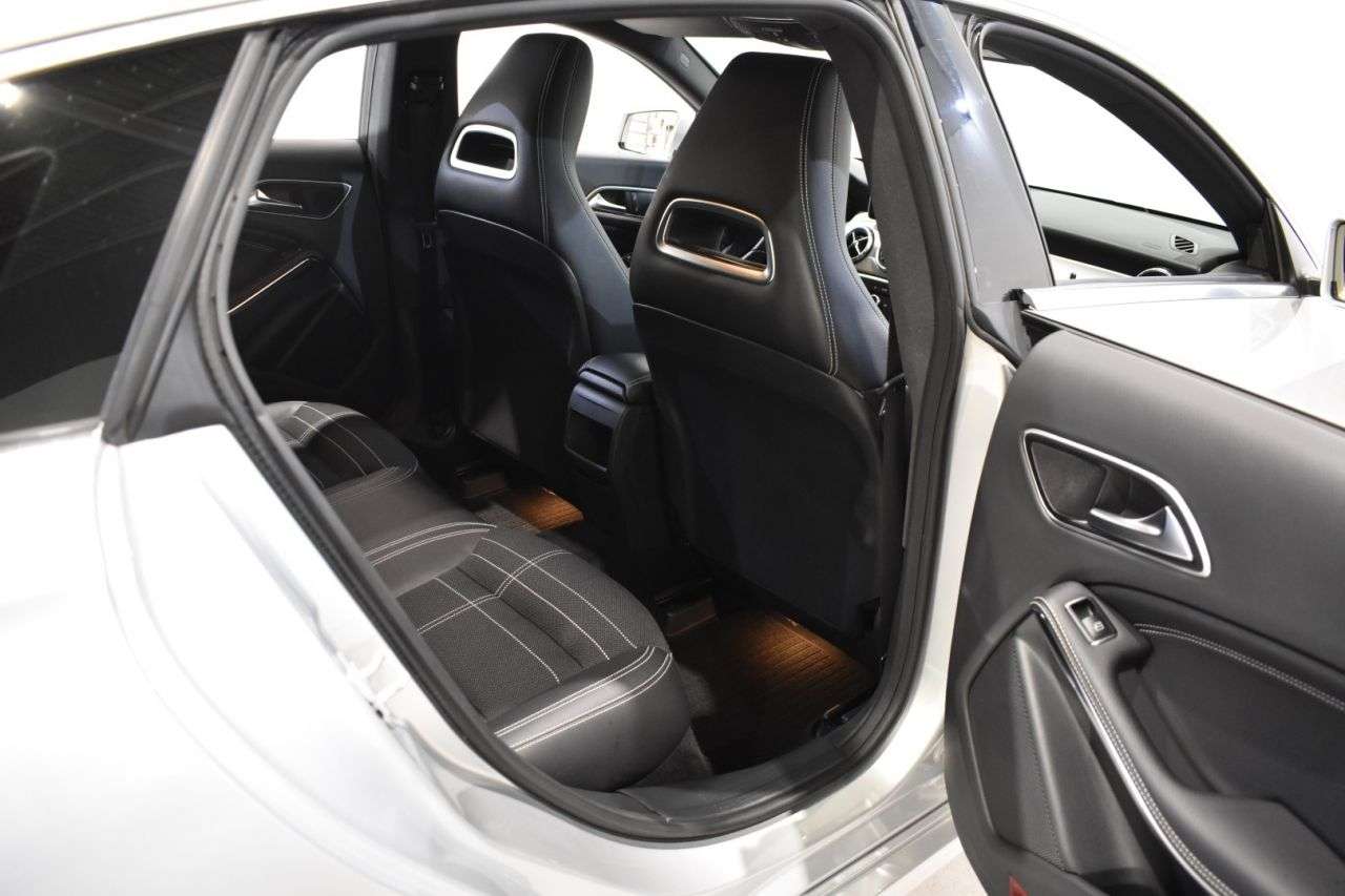 MERCEDES-BENZ CLA en Minoautos