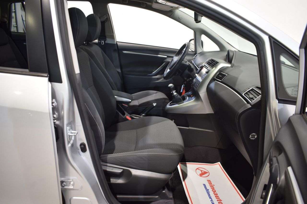 TOYOTA VERSO en Minoautos