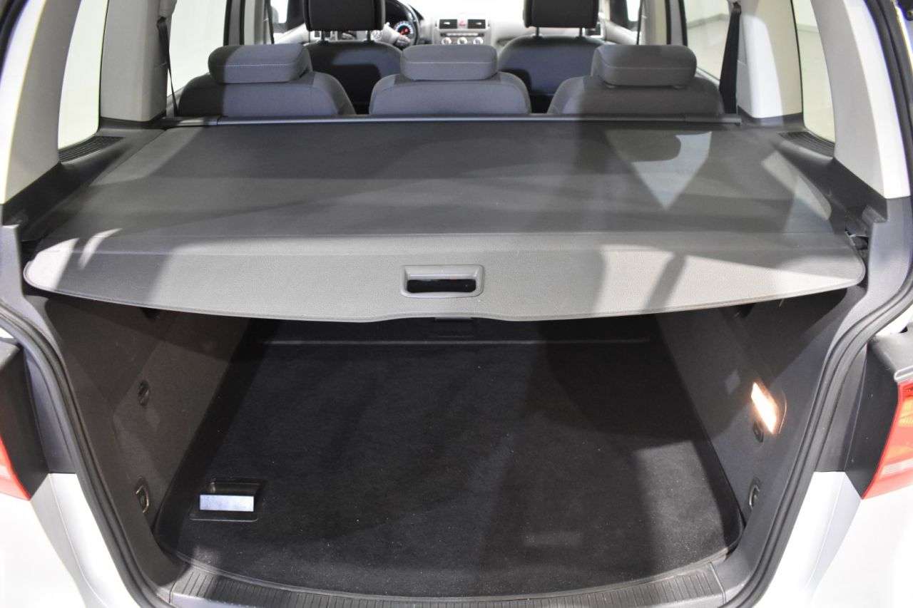 VW TOURAN en Minoautos