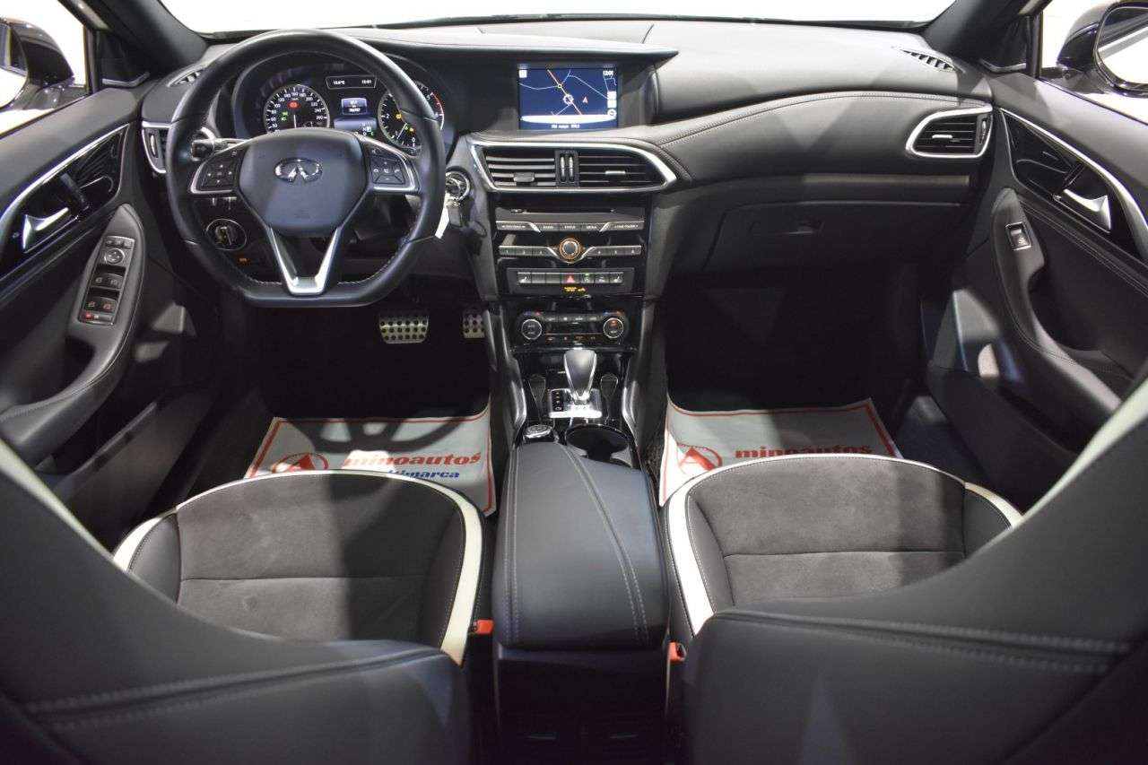 INFINITI Q30 en Minoautos