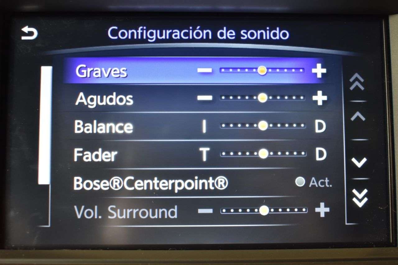 INFINITI Q30 en Minoautos