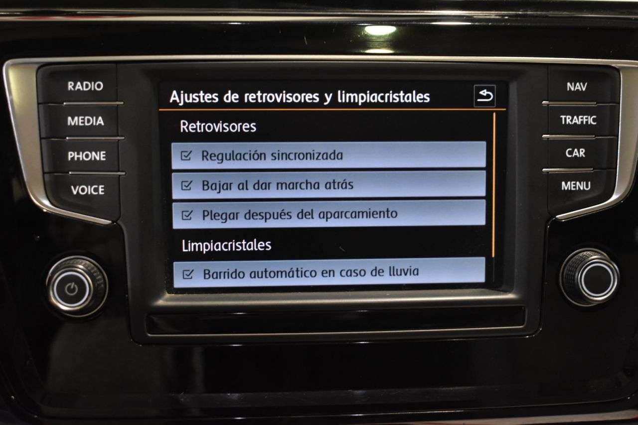 VW TOURAN en Minoautos