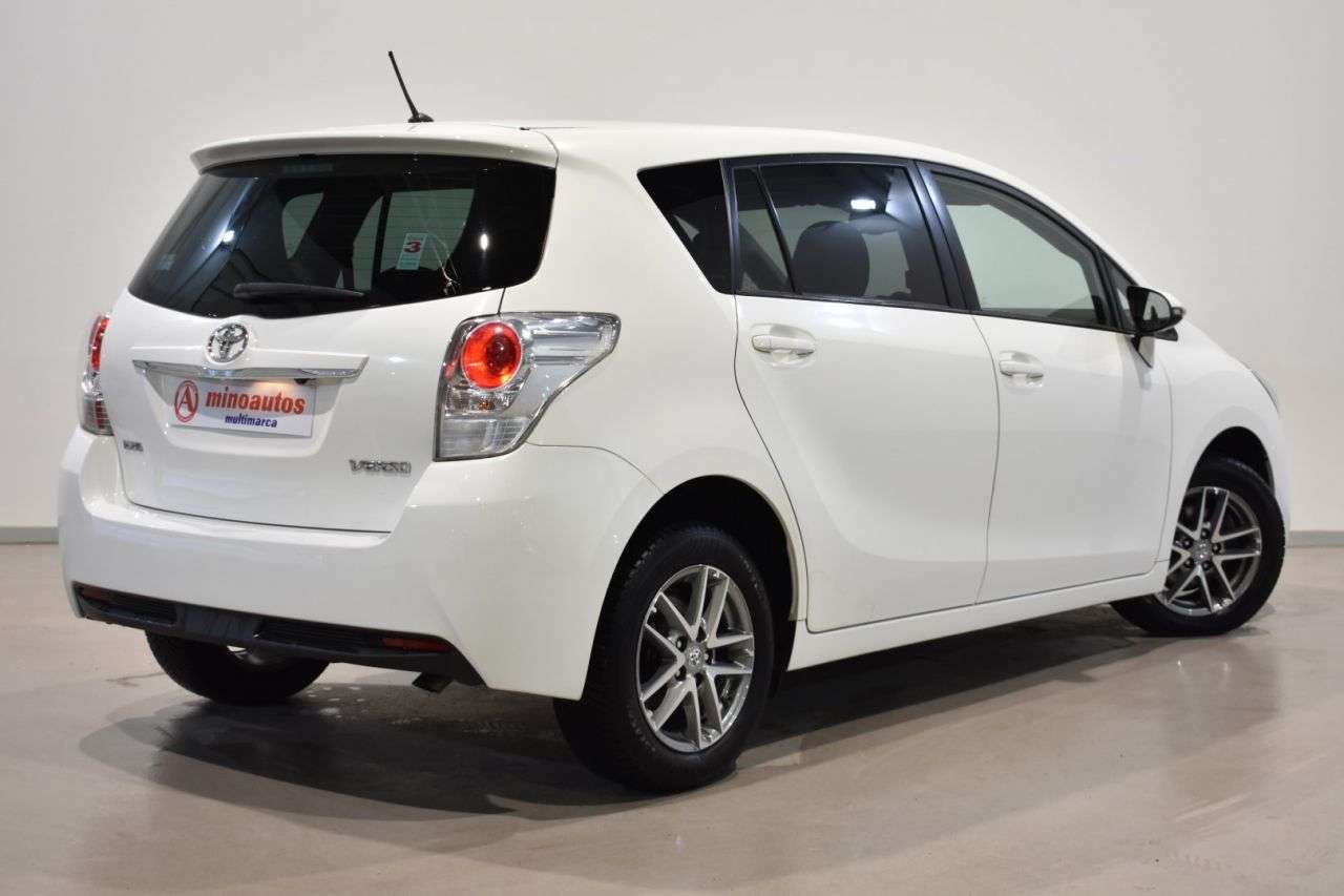 TOYOTA VERSO en Minoautos