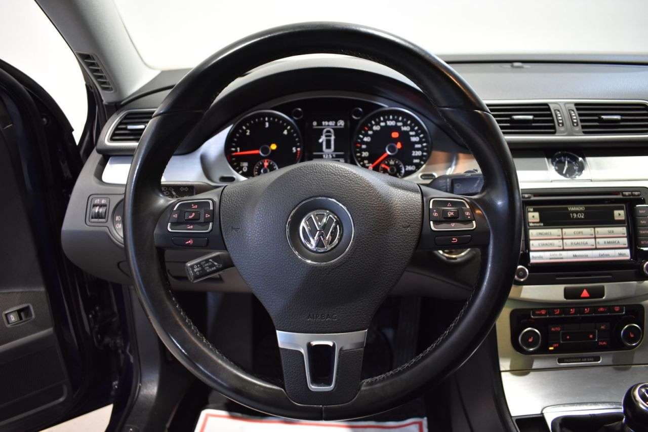 VW PASSAT en Minoautos