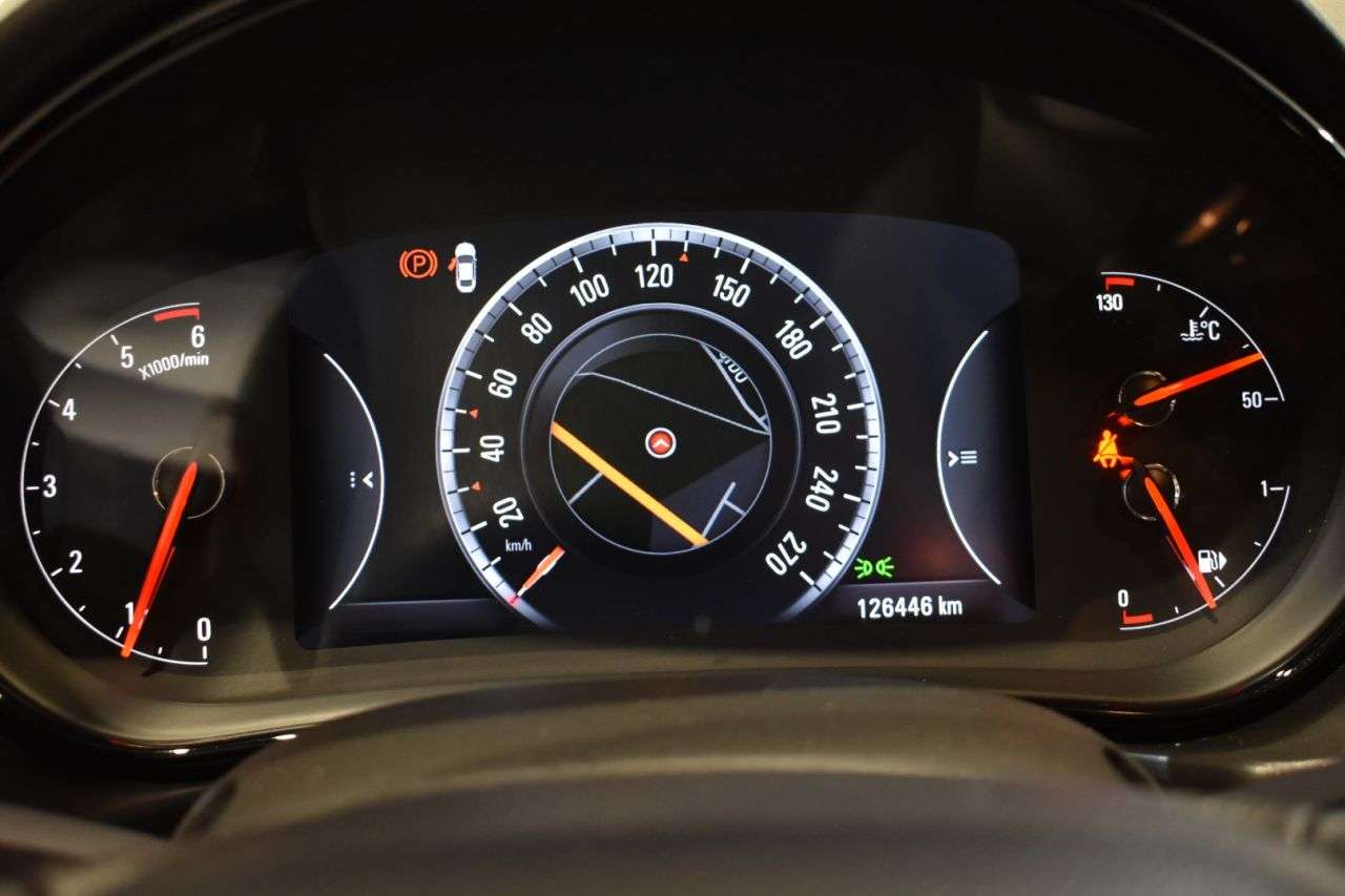 OPEL INSIGNIA en Minoautos