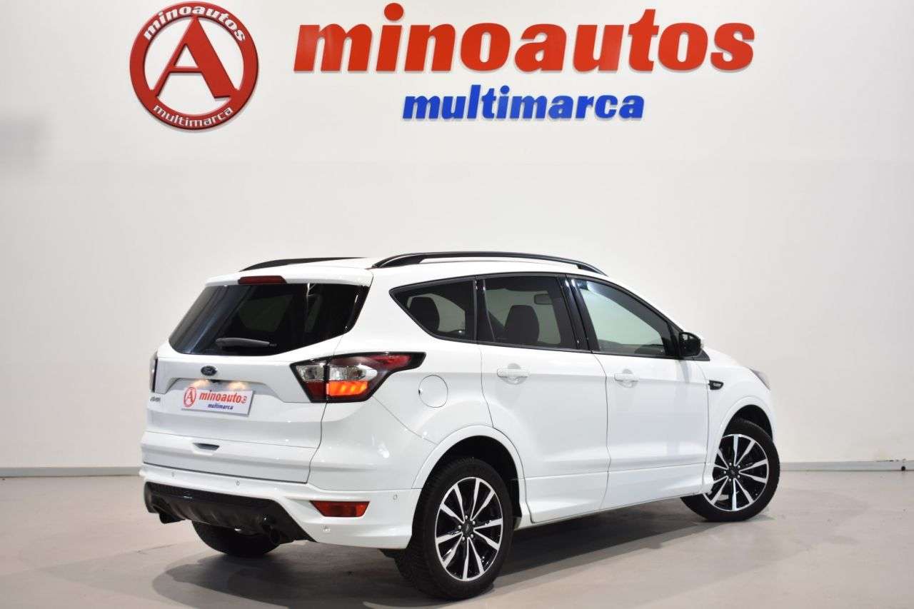FORD KUGA en Minoautos