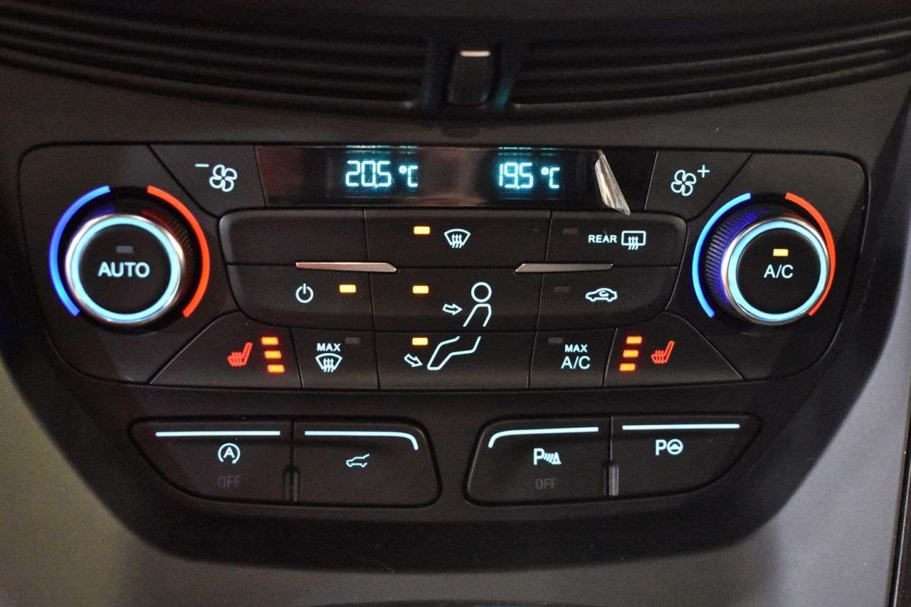 FORD KUGA en Minoautos