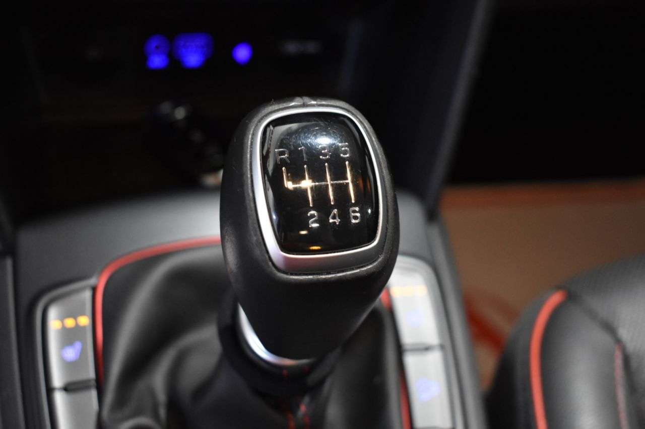 HYUNDAI KONA en Minoautos