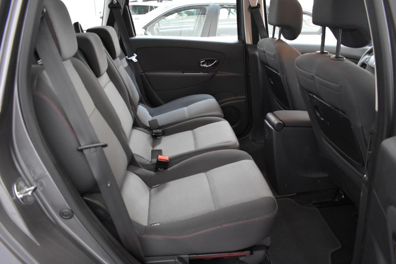 RENAULT GRAND SCENIC en Minoautos