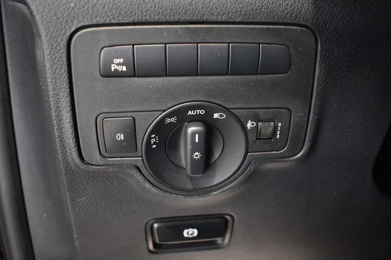 MERCEDES-BENZ VITO TOURER en Minoautos