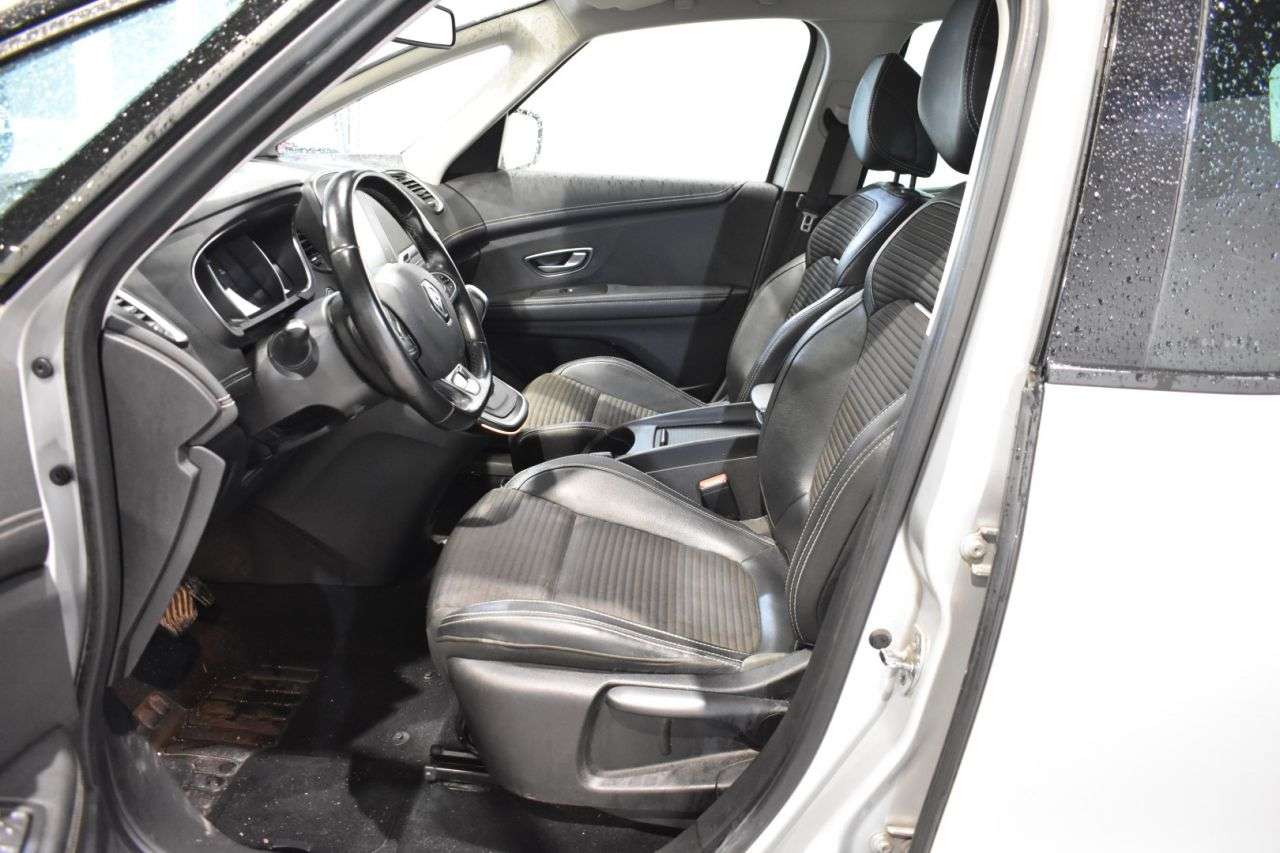 RENAULT SCENIC en Minoautos