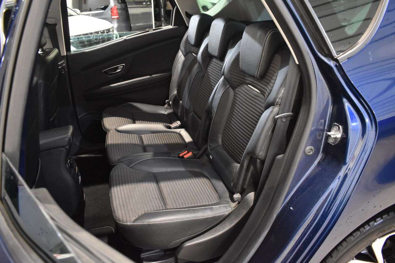 RENAULT SCENIC  en Minoautos