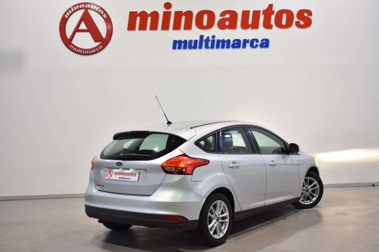 FORD FOCUS en Minoautos