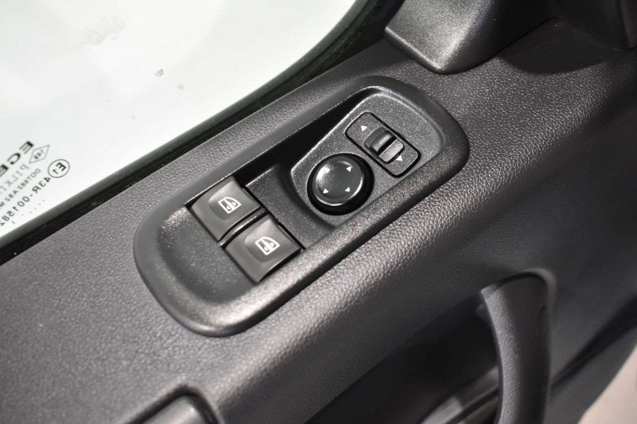 NISSAN NV400 en Minoautos