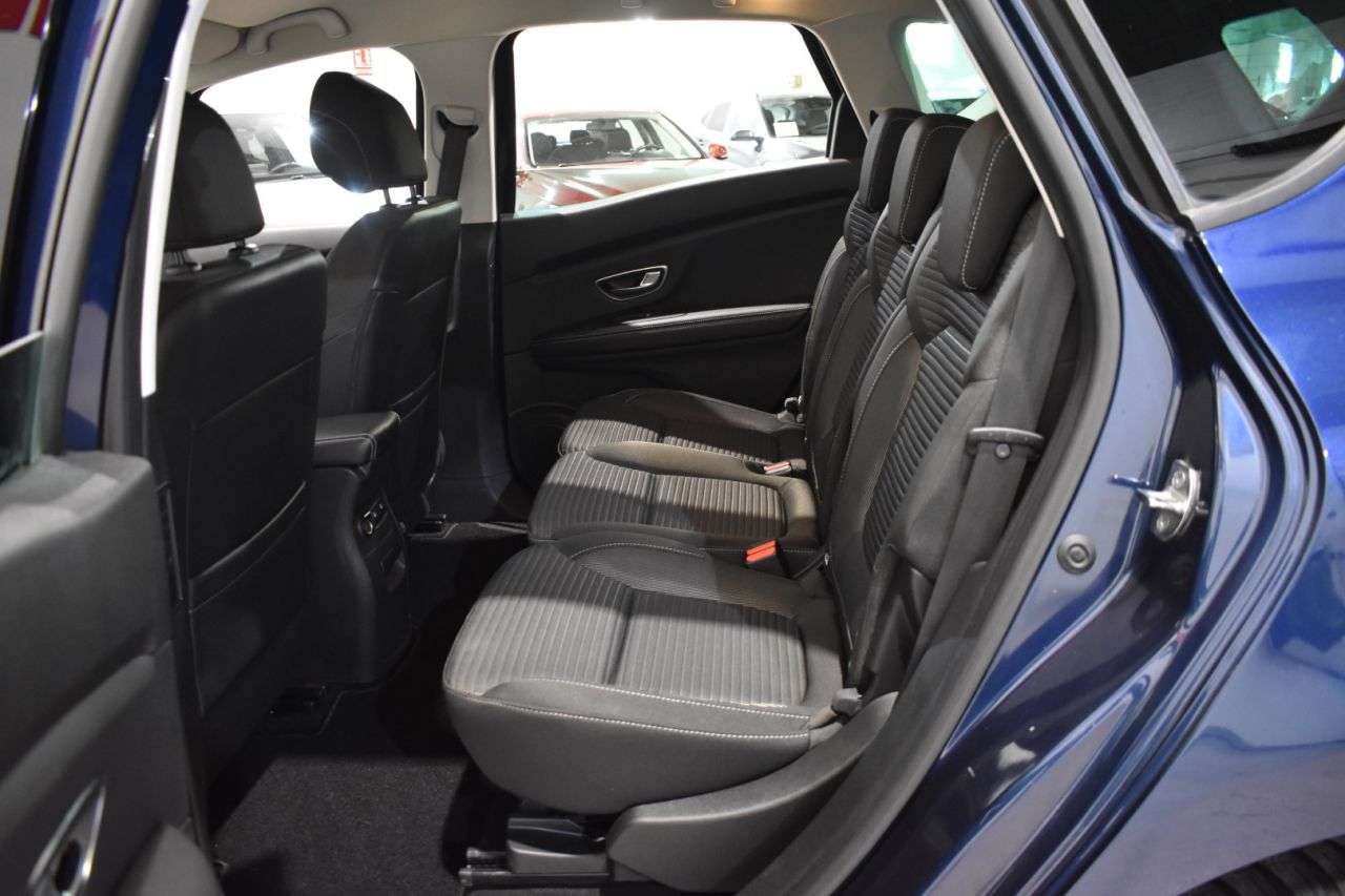RENAULT SCENIC en Minoautos