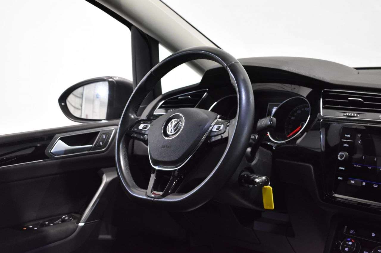 VW TOURAN en Minoautos