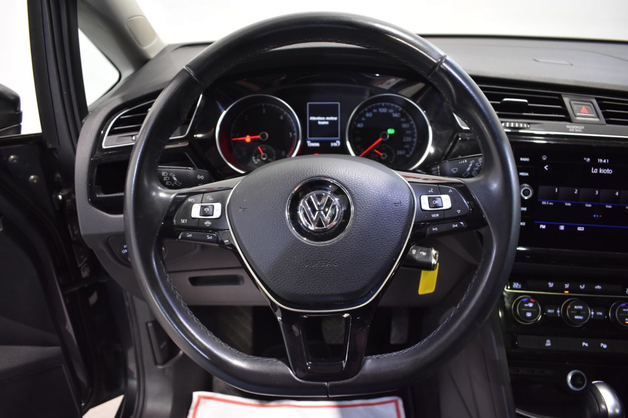 VW TOURAN en Minoautos