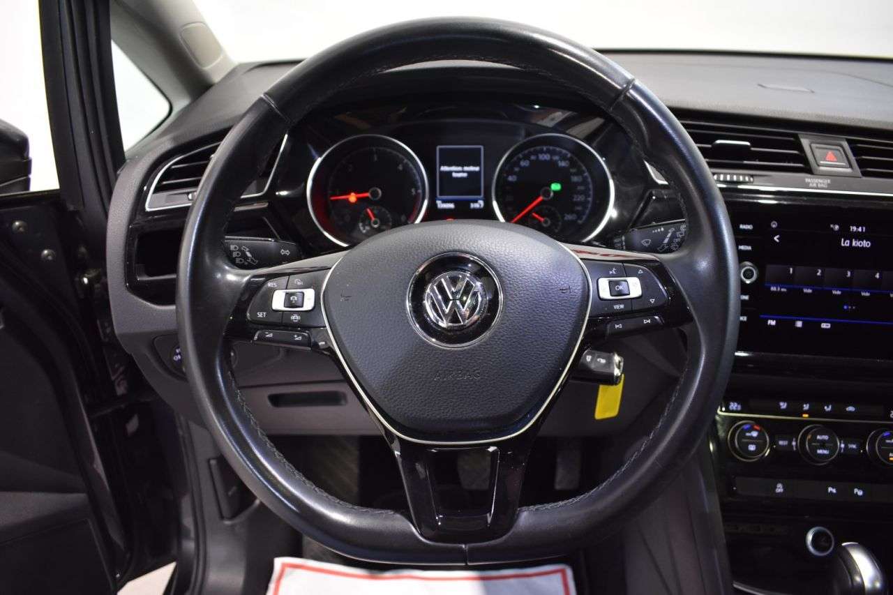 VW TOURAN en Minoautos