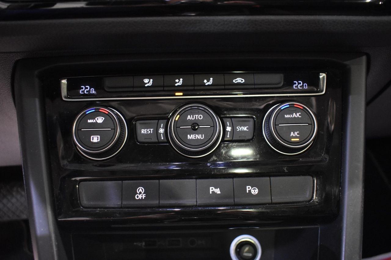 VW TOURAN en Minoautos