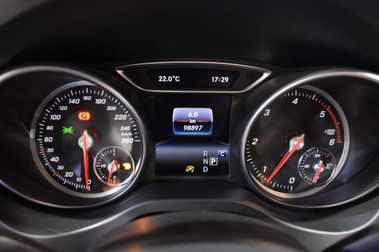 MERCEDES-BENZ CLASE CLA en Minoautos