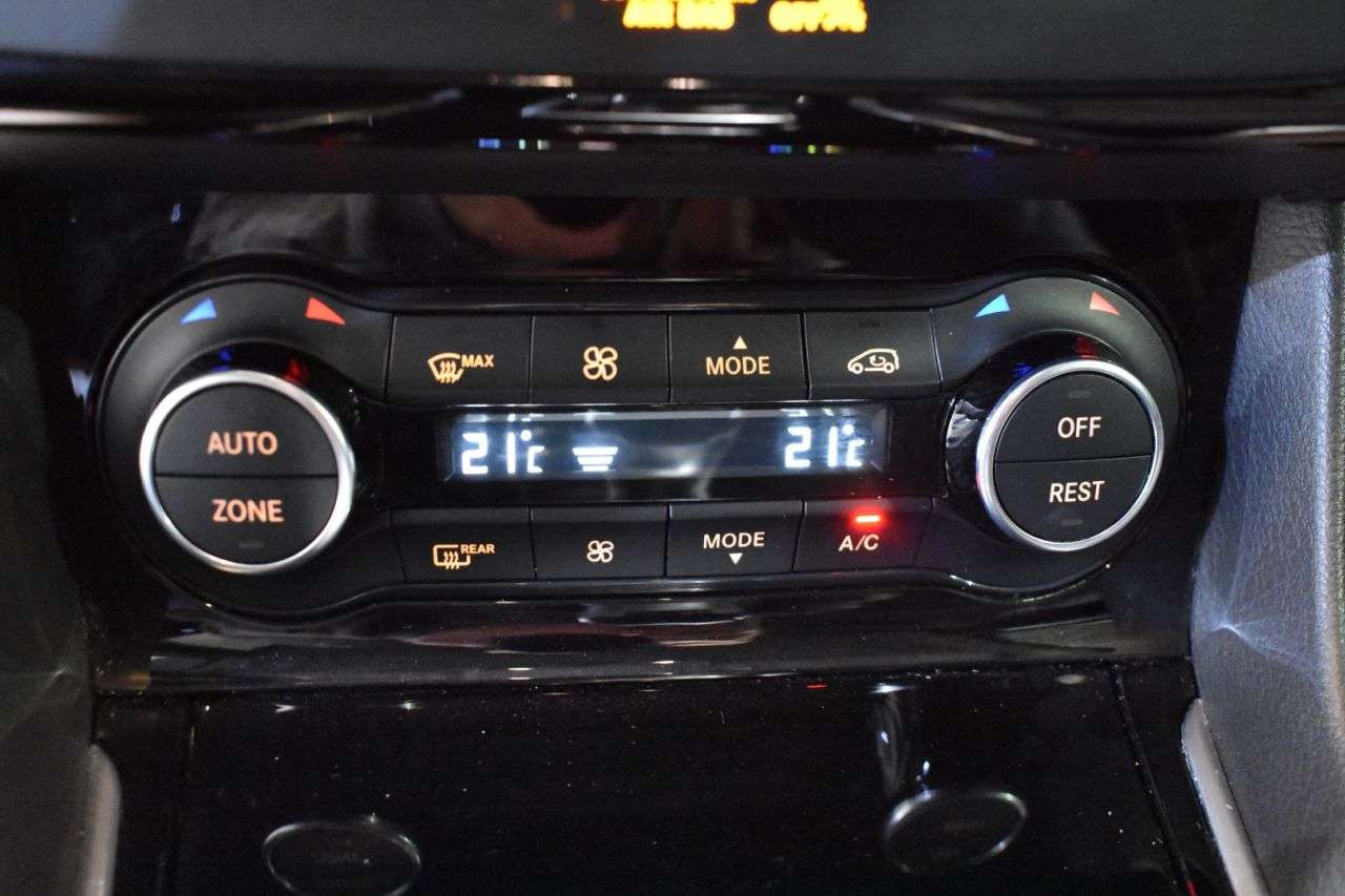 INFINITI Q30 en Minoautos