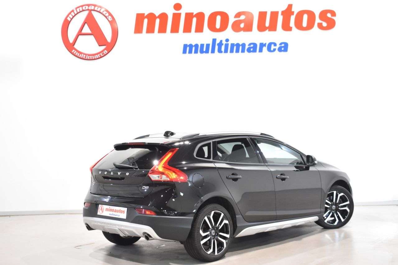 VOLVO V40 CROSS COUNTRY en Minoautos