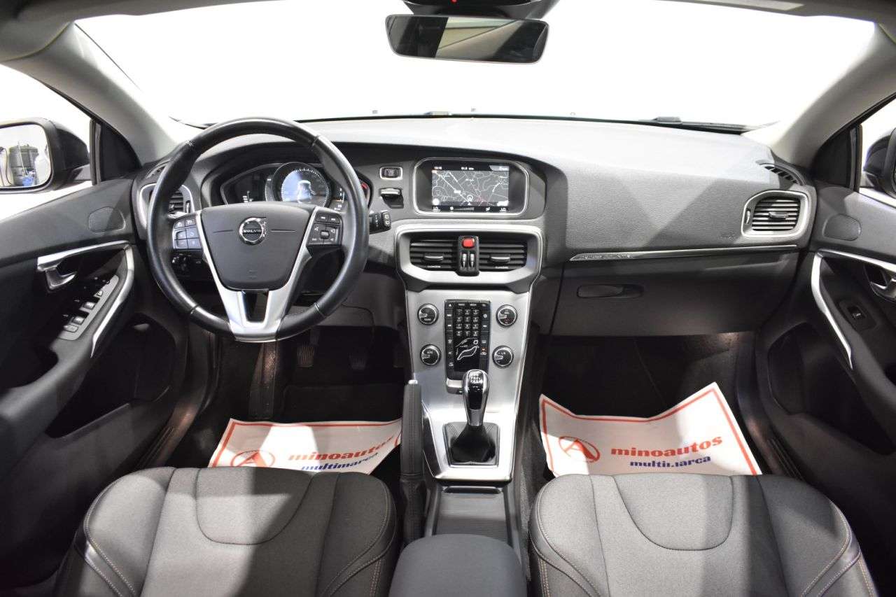 VOLVO V40 CROSS COUNTRY en Minoautos