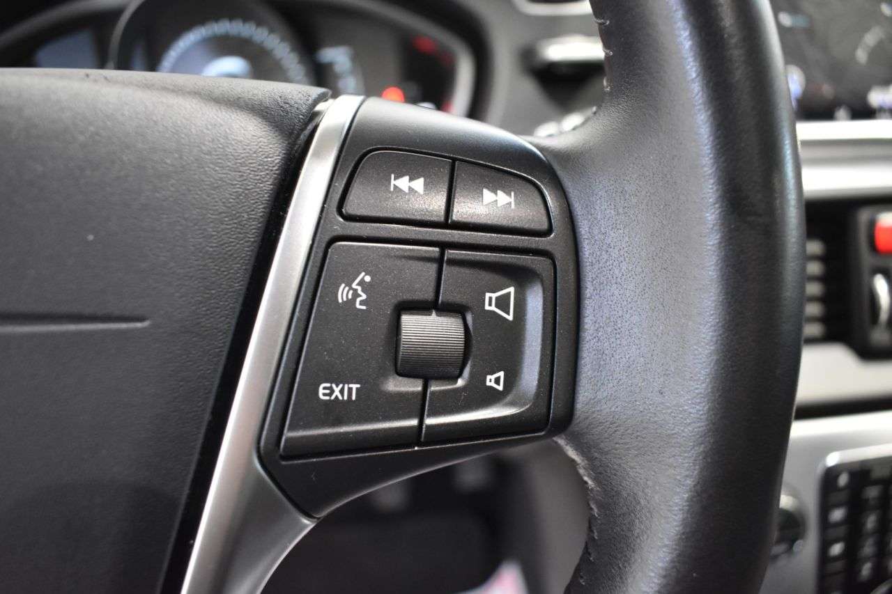 VOLVO V40 CROSS COUNTRY en Minoautos