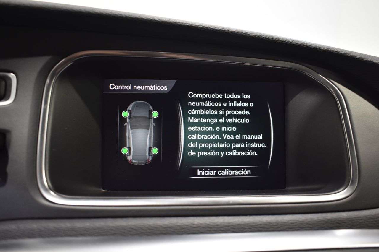 VOLVO V40 CROSS COUNTRY en Minoautos