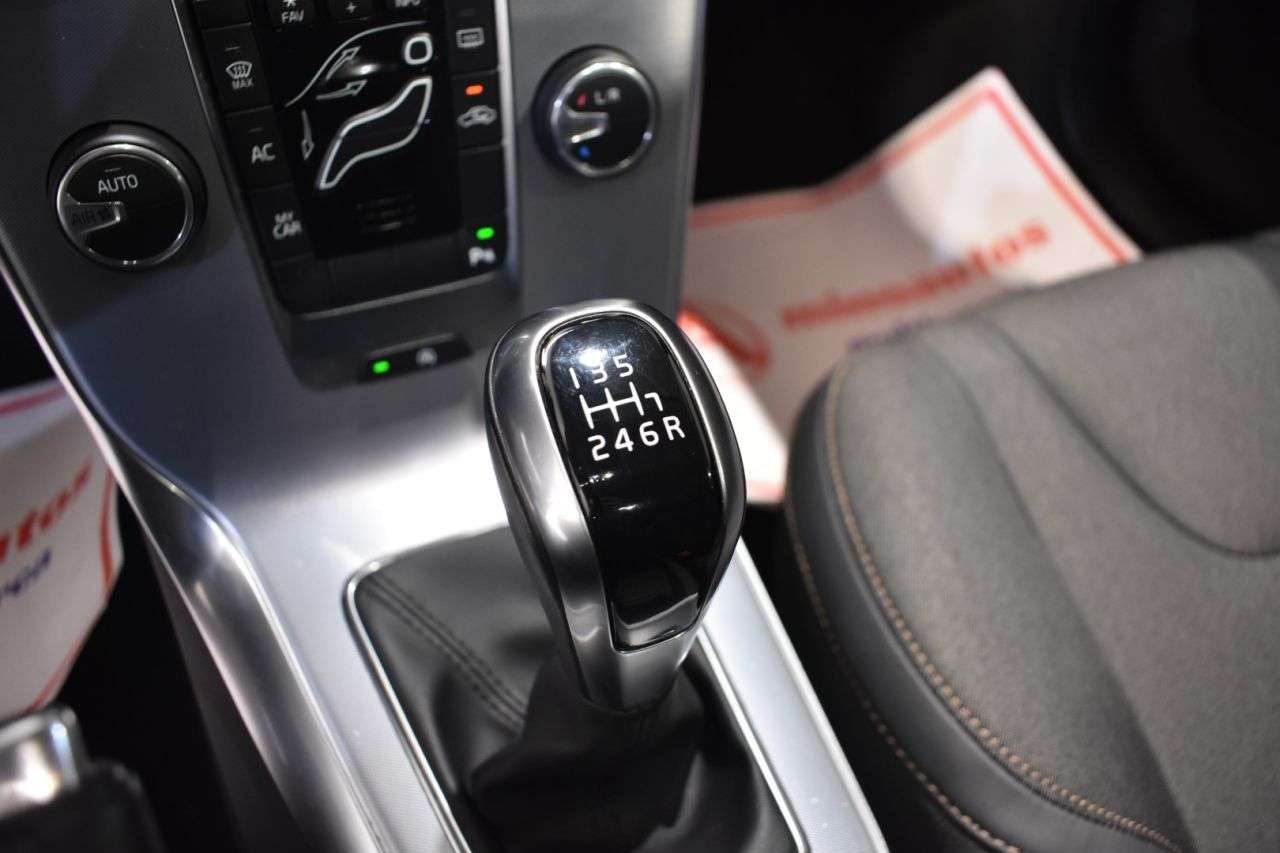 VOLVO V40 CROSS COUNTRY en Minoautos