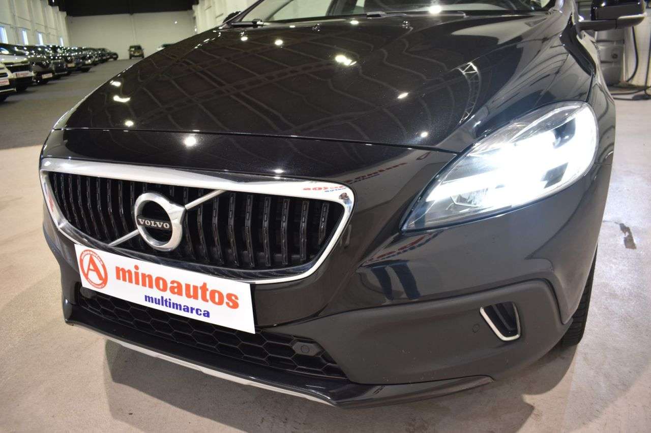 VOLVO V40 CROSS COUNTRY en Minoautos